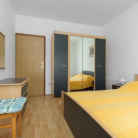 Vlado Apartment *