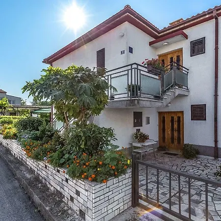 Vlado Apartment